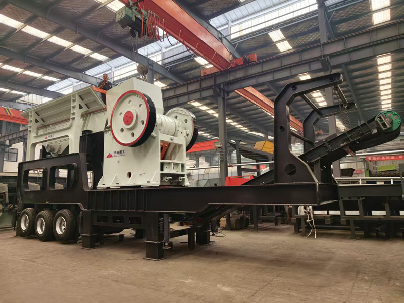 300t/h mobile sand crushing plant